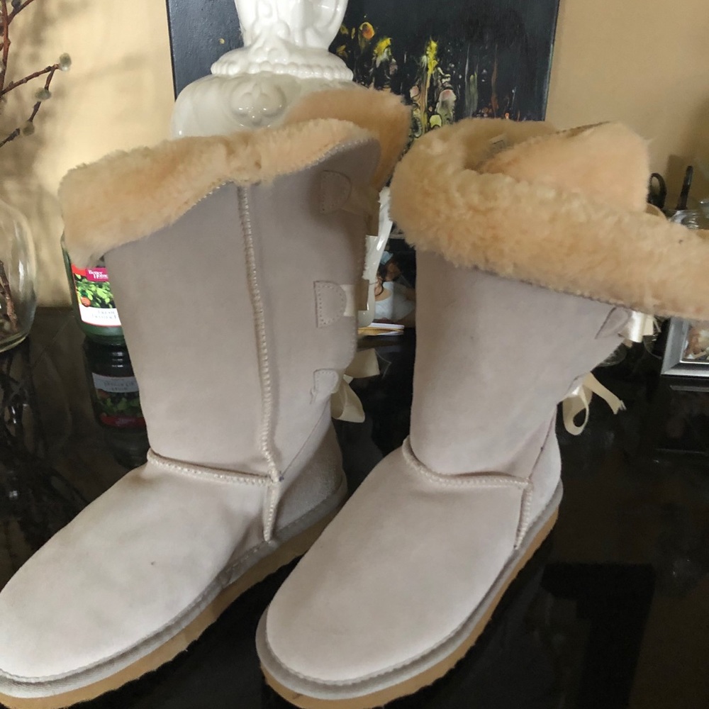 White/cream colored boots - Picture 4 of 5